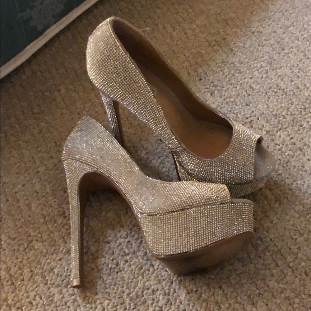 Steve Madden heels !